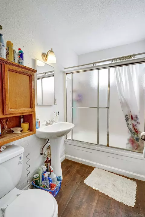 Bath - 10260 Cook Ave, Riverside, CA 92503 photo 1 of 2