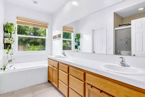 Bath - 12948 Wildcat Canyon Rd, Lakeside, CA 92040 photo 2 of 5