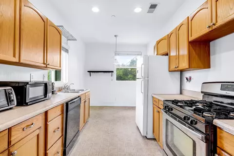 Kitchen - 12948 Wildcat Canyon Rd, Lakeside, CA 92040 photo 4 of 5