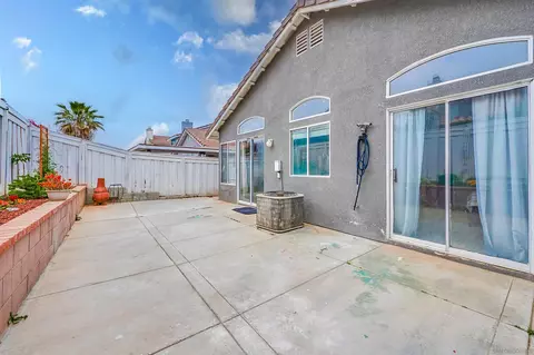 Exterior - 512 Coudures Way, Perris, CA 92571 photo 2 of 4
