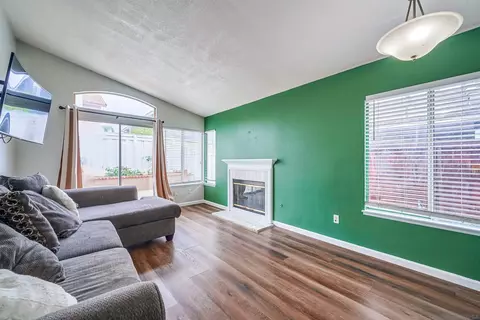 Living - 512 Coudures Way, Perris, CA 92571 photo 2 of 3