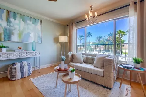 1049 Felspar St #20, San Diego, CA 92109