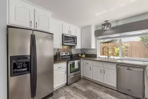 Kitchen - 13875 Midgrove Ct, Poway, CA 92064 photo 3 of 4