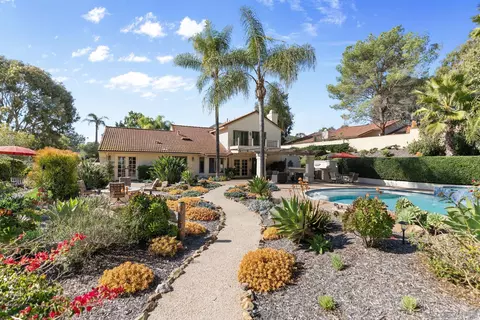 Exterior - 452 Avenida Adobe, Escondido, CA 92029 photo 3 of 6