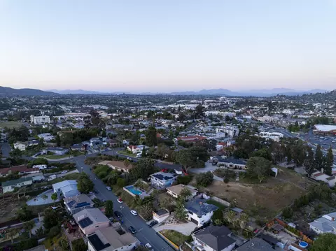 View/Area - 4701 Lee Ave, La Mesa, CA 91942 photo 2 of 8