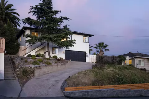 Exterior - 4701 Lee Ave, La Mesa, CA 91942 photo 8 of 10