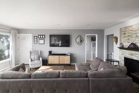 Living - 4701 Lee Ave, La Mesa, CA 91942 photo 3 of 5