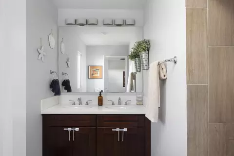 Bath - 4701 Lee Ave, La Mesa, CA 91942 photo 1 of 3