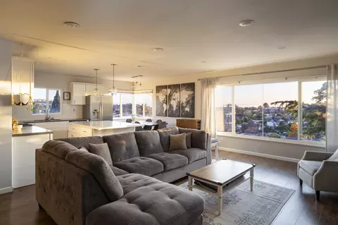 Living - 4701 Lee Ave, La Mesa, CA 91942 photo 2 of 5