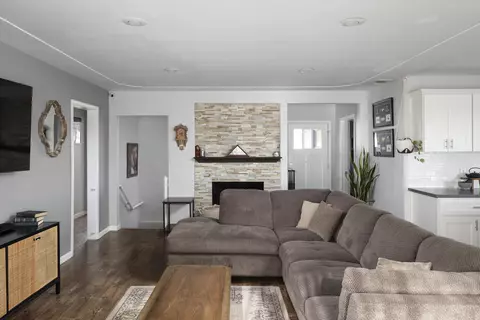 Living - 4701 Lee Ave, La Mesa, CA 91942 photo 5 of 5