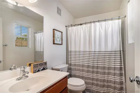 Bath - 1565 Hackberry Pl, Chula Vista, CA 91915 photo 5 of 5