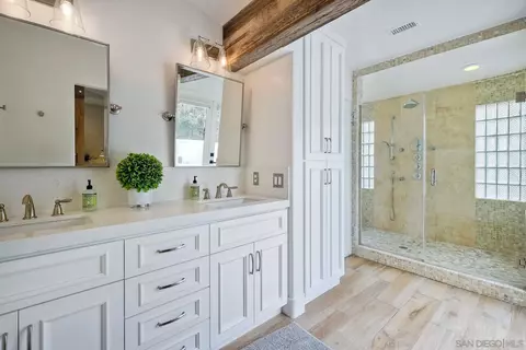 Bath - 1408 Caudor St, Encinitas, CA 92024 photo 4 of 6