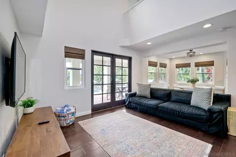 Living - 1408 Caudor St, Encinitas, CA 92024 photo 2 of 3