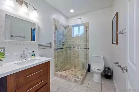 Bath - 1408 Caudor St, Encinitas, CA 92024 photo 5 of 6