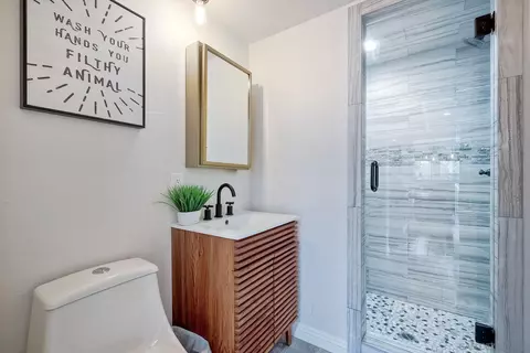 Bath - 1408 Caudor St, Encinitas, CA 92024 photo 1 of 6