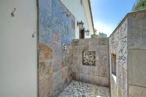 Bath - 1408 Caudor St, Encinitas, CA 92024 photo 6 of 6