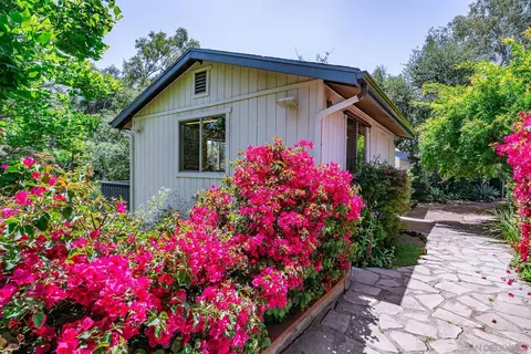 Exterior - 1836 Via Entrada, Fallbrook, CA 92028 photo 5 of 19