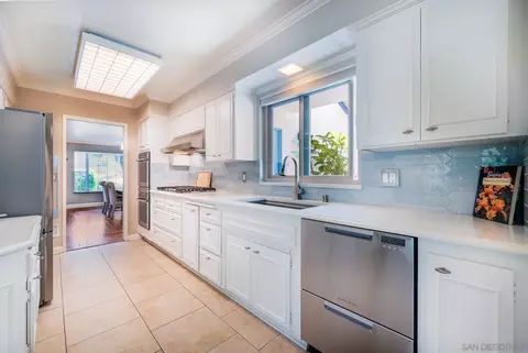 Kitchen - 1836 Via Entrada, Fallbrook, CA 92028 photo 1 of 3