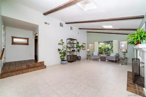Living - 1836 Via Entrada, Fallbrook, CA 92028 photo 2 of 3