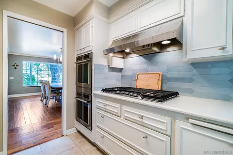Kitchen - 1836 Via Entrada, Fallbrook, CA 92028 photo 2 of 3