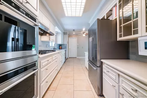 Kitchen - 1836 Via Entrada, Fallbrook, CA 92028 photo 3 of 3