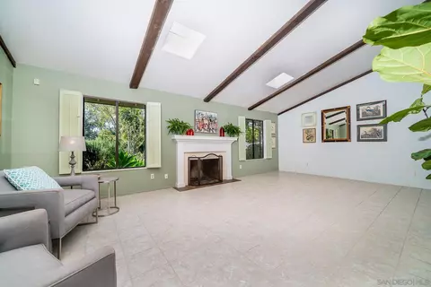 Living - 1836 Via Entrada, Fallbrook, CA 92028 photo 3 of 3