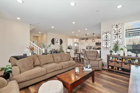 Living - 1799 Whitmore Loop, Chula Vista, CA 91913 photo 2 of 3