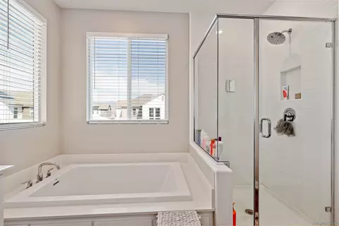 Bath - 1799 Whitmore Loop, Chula Vista, CA 91913 photo 4 of 4