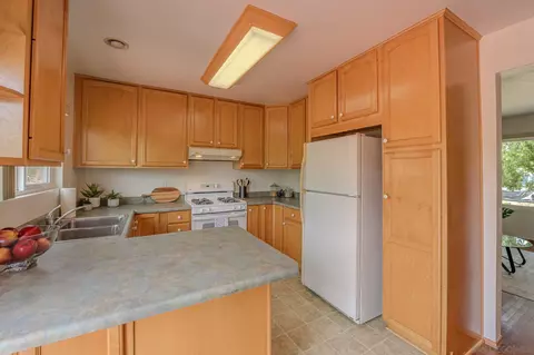 9269 Brookside Cir, Spring Valley, CA 91977 photo 4