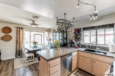 Kitchen - 1963 Buckskin Gln, Escondido, CA 92027 photo 1 of 3