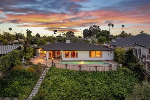 5903 Soledad Mountain Rd, La Jolla, CA 92037 photo 3