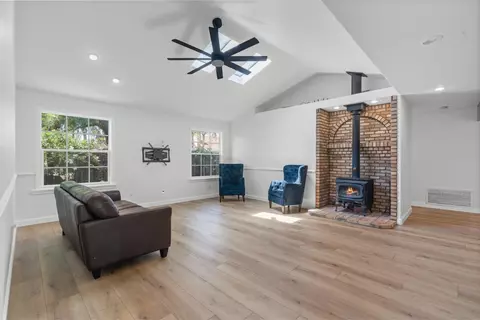 Living - 1422 Hanson Ln, Ramona, CA 92065 photo 1 of 6