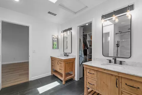 Bath - 1422 Hanson Ln, Ramona, CA 92065 photo 1 of 4