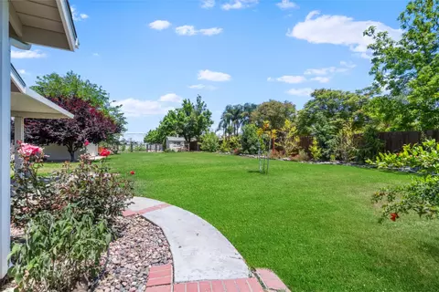 Exterior - 1422 Hanson Ln, Ramona, CA 92065 photo 5 of 17