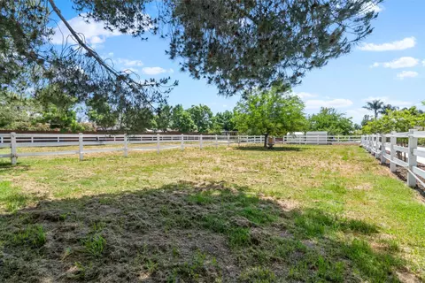 Exterior - 1422 Hanson Ln, Ramona, CA 92065 photo 11 of 17