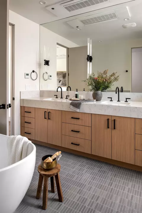 Bath - 247 La Mesa Ave, Encinitas, CA 92024 photo 4 of 6