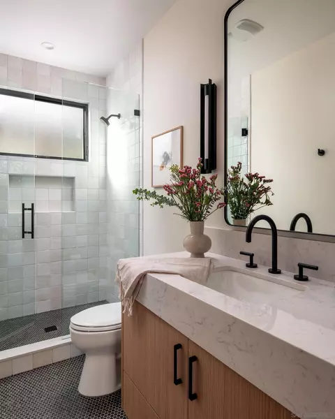 Bath - 247 La Mesa Ave, Encinitas, CA 92024 photo 6 of 6