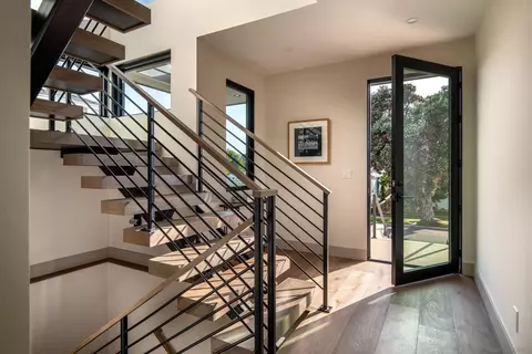 Entry Way - 247 La Mesa Ave, Encinitas, CA 92024 photo 1 of 2
