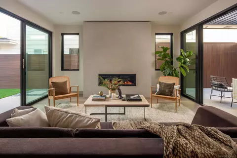 Living - 247 La Mesa Ave, Encinitas, CA 92024 photo 6 of 7