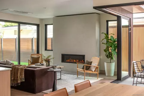 Living - 247 La Mesa Ave, Encinitas, CA 92024 photo 5 of 7