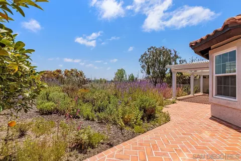 Exterior - 15083 Tierra Alta, Del Mar, CA 92014 photo 4 of 4