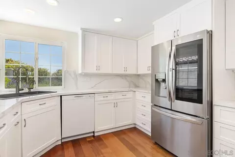 Kitchen - 15083 Tierra Alta, Del Mar, CA 92014 photo 2 of 3