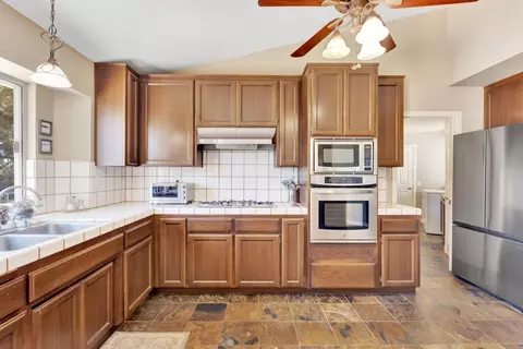 Kitchen - 786 Rancho Trl, Ramona, CA 92065 photo 3 of 4