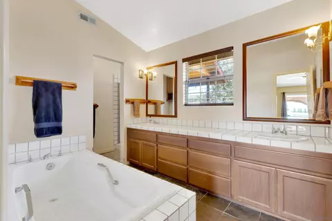 Bath - 786 Rancho Trl, Ramona, CA 92065 photo 2 of 5