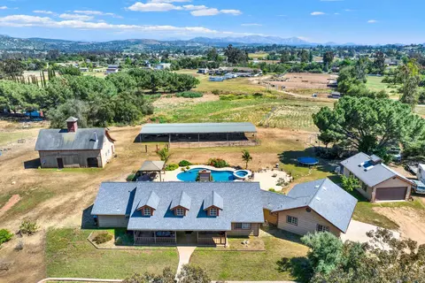 View/Area - 786 Rancho Trl, Ramona, CA 92065 photo 2 of 9