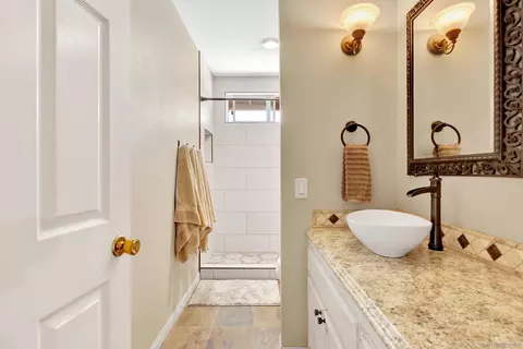 Bath - 786 Rancho Trl, Ramona, CA 92065 photo 4 of 5