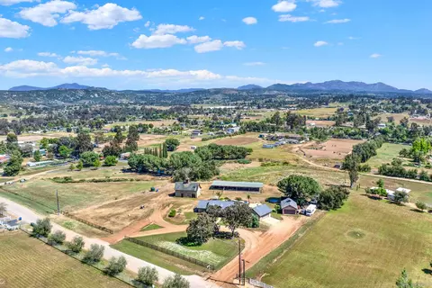 View/Area - 786 Rancho Trl, Ramona, CA 92065 photo 6 of 9