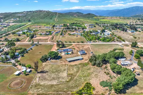 View/Area - 786 Rancho Trl, Ramona, CA 92065 photo 8 of 9