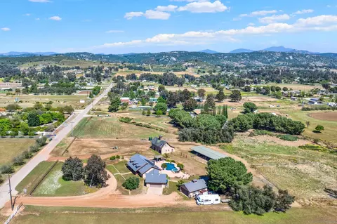 View/Area - 786 Rancho Trl, Ramona, CA 92065 photo 7 of 9