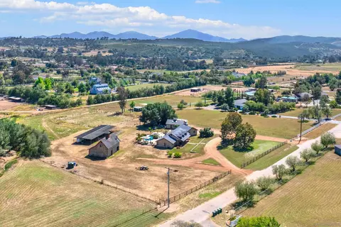 View/Area - 786 Rancho Trl, Ramona, CA 92065 photo 5 of 9